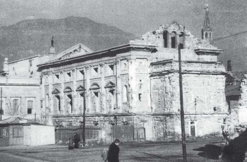 Palchi tra le macerie (3)