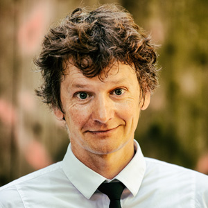 200313_DerSuboptimist_300x300