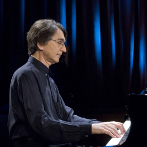 200920_EvgeniKoroliov_300x300